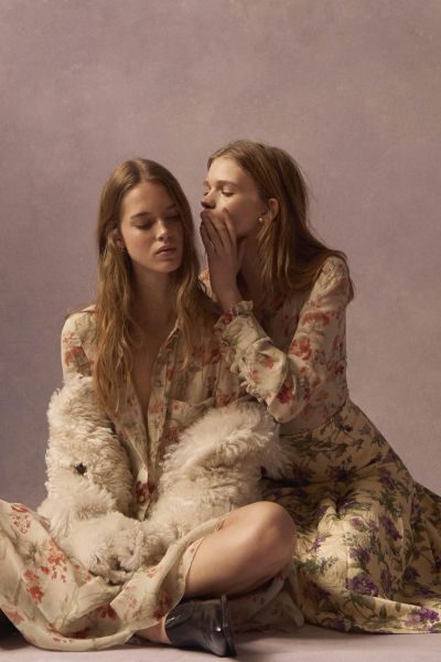 Sisters Photoshoot, Shotting Photo, Photographie Portrait Inspiration, Fall Fashion 2016, Photographie Inspo, Lorenzo Serafini, Friend Photoshoot, Foto Pose, Pose Reference Photo