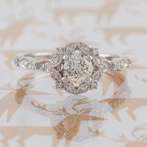 22 Vintage Engagement Rings to Make Your Heart Melt ⋆ Ruffled Princess Wedding Rings, Vintage Inspired Engagement Rings, Antique Engagement Ring, Beautiful Wedding Rings, Wedding Rings Solitaire, Princess Cut Engagement Rings, Simple Engagement Rings, Wedding Rings Unique, Wedding Rings Vintage