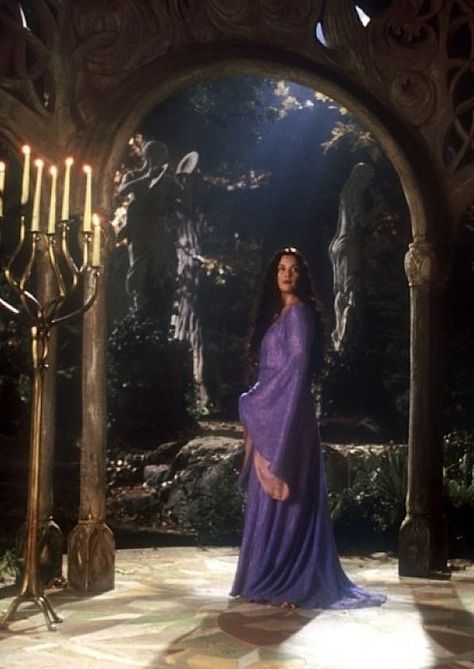 Liv Tyler as Arwen in The Lord of the Rings: The Fellowship of the Ring - 2001 Arwen Lord Of The Rings, Arwen Undomiel, The Fellowship Of The Ring, Two Towers, Princess Core, The Two Towers, Fellowship Of The Ring, Liv Tyler, Season Of The Witch