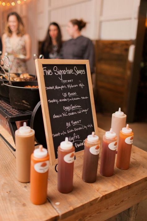 These Wedding Barbecue Ideas Will Make Your Tastebuds Happy | https://www.theknot.com/content/9-wedding-barbecue-ideas Soirée Bbq, Backyard Bbq Wedding Reception, Foodtrucks Ideas, Barbecue Wedding, Bbq Wedding Reception, Backyard Bbq Wedding, Kate Smith, Bbq Menu, Wedding Backyard Reception