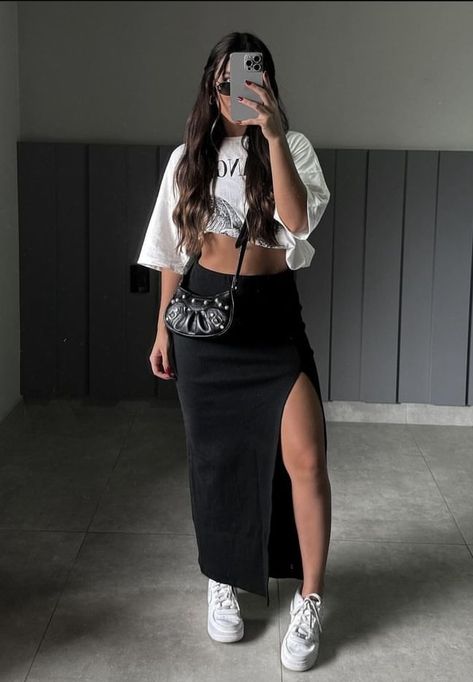 Black Maxi Skirt Outfit, Maxi Skirt Outfits, Black Maxi Skirt, Everyday Fashion Outfits, Elegante Casual, Looks Street Style, Ținută Casual, Nova York, Festival Looks