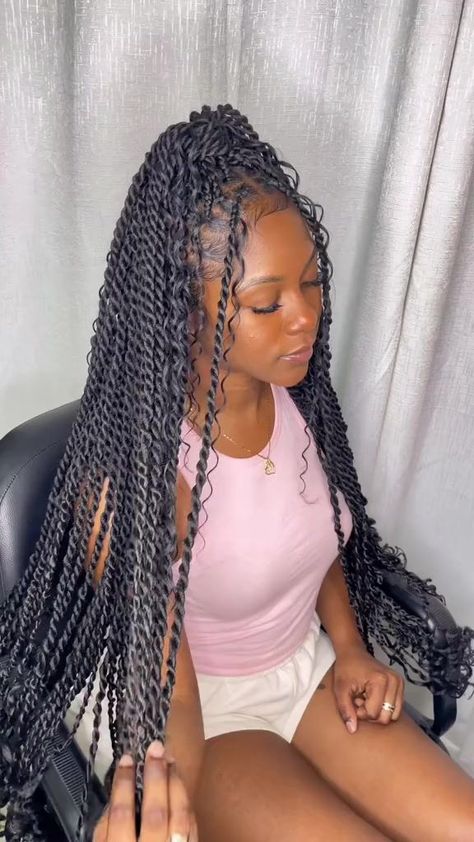 Hairstyles For December Braids, Braised Hair Styles, Long Lasting Hairstyles Black Braids, Singalese Twist Hairstyles, Small Passion Twists With Curls, Winter Braids Hairstyles, Mini Island Twist, Island Twist Hairstyle Curls, Island Twist Small