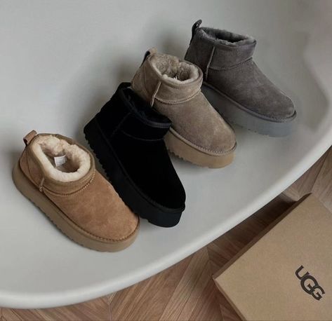 Buty Ugg, Cute Uggs, Skor Sneakers, Dr Shoes, Ugg Mini, Skandinavian Fashion, Uggs Outfit, Girly Shoes, Swag Shoes