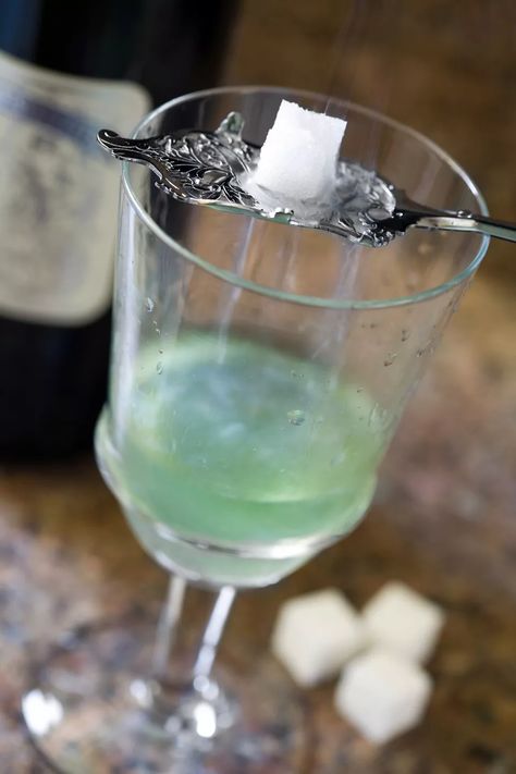 Absinthe Recipe, Absinthe Fairy, Absinthe Cocktail, Green Fairy, Sugar Cubes, Logo Restaurant, Absinthe, Classic Food, Martini Glass