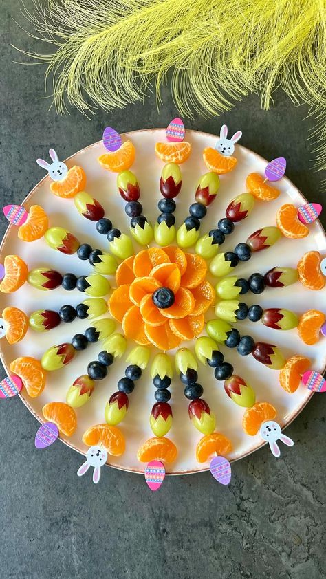 Rio Homhuan | Easter Fruit Skewers Platter Inspiration Ideas 🐰 Leave a ♥️ If you like this post and save for later 🫶 Shop the Easter picks sticks on my… | Instagram Creative Fruit Platter, Fruit Decorations Ideas, Fruit Screwers Ideas, Fruit Christmas Decorations, Salad Bouquet, Cute Fruit Salad, Fruit Salad Decoration Ideas, Platter Inspiration, Fruit Decoration Ideas