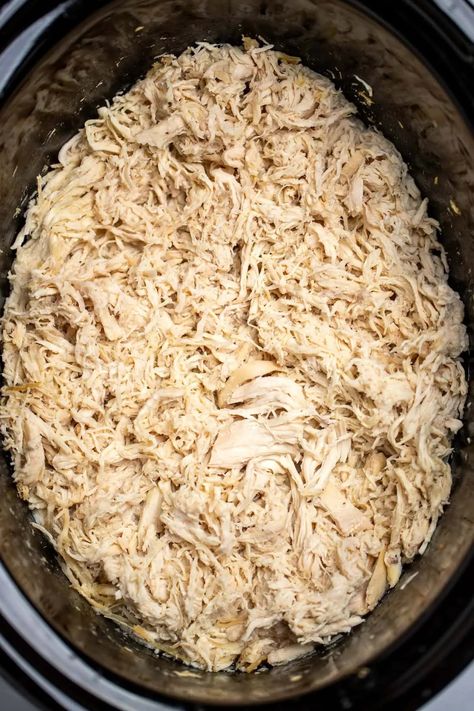 Barbeque Chicken Crockpot, Slow Cooker Pulled Chicken, Slow Cooker Tikka Masala, Crockpot Shredded Chicken, Easy Pies, Shredded Chicken Recipe, Vegetarian Side Dish Recipes, Shredded Chicken Sandwiches, Shredded Chicken Crockpot