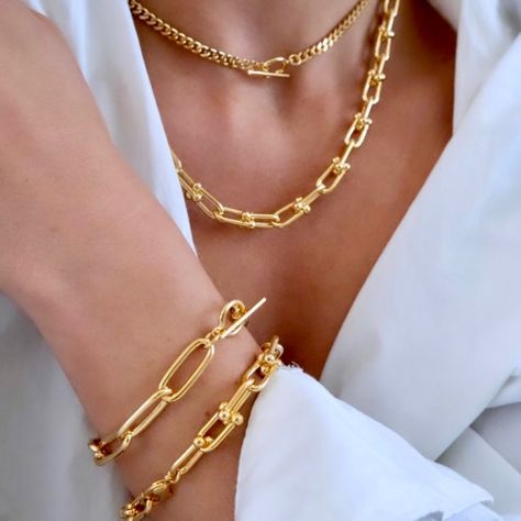 Gold Pearl Jewelry, Aesthetic Yellow, Modern Gold Jewelry, Gold Link Chain, Golden Jewelry, Jewelry Fashion Trends, Classy Jewelry, Gold Chain Jewelry, Chain Jewelry