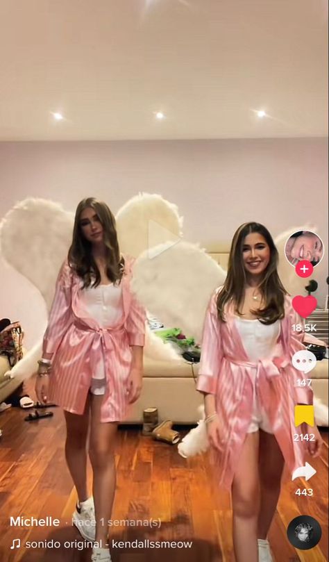 Kardashian Vs Angels Halloween, Vs Angles Halloween Costumes, Vs Supermodel Costume, Victoria’s Secret Angel Halloween Outfit, Vs Models Halloween Costumes, Victoria’s Secret Costume, Vs Costume Angel, Victoria’s Secret Costume Halloween, Victoria Secret Super Model Costume