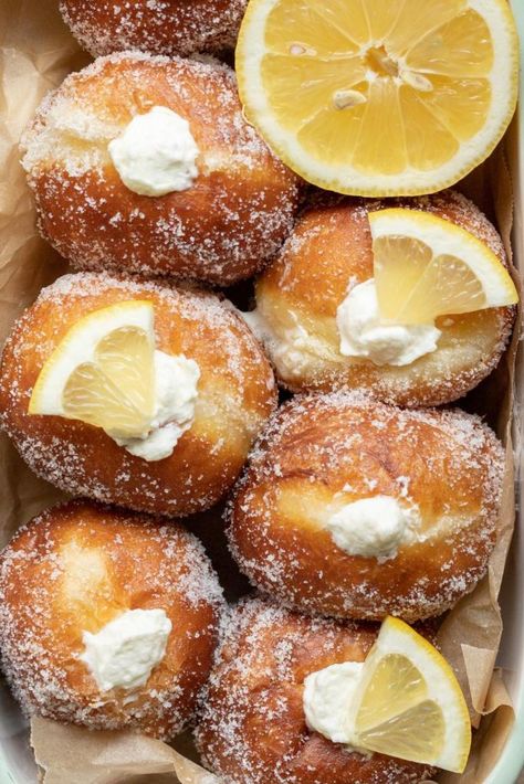 Filled Brioche Doughnut, French Donuts Beignets, Filled Donut Flavors Ideas, Gourmet Donuts Recipe, Brioche Doughnut Recipe, Brioche Donut Recipe, Lemon Brioche, Desert Board, Brioche Donuts