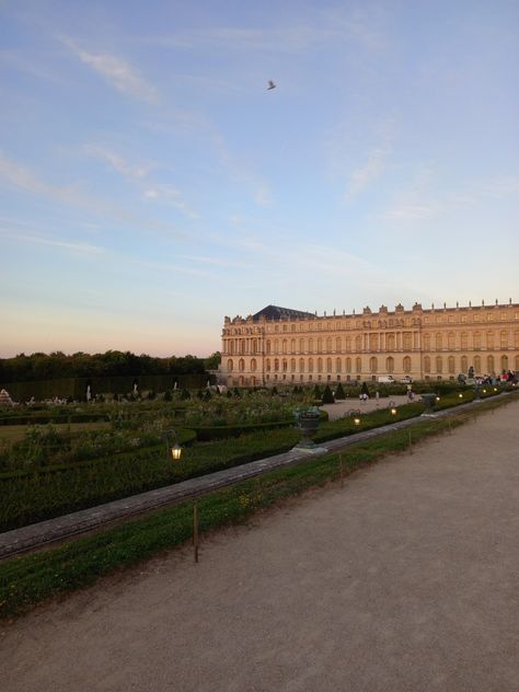 Wedding In Versailles, French Castle Aesthetic, Palace Of Versailles Aesthetic, Castle Versailles, Marie Aesthetic, Versailles Aesthetic, Versailles Wedding, Paris Study Abroad, Versailles Castle