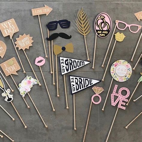 30 Creative DIY Photo Booth Ideas for Your Next Event Wedding Photo Booth Ideas, Diy Wedding Photo Booth, Wedding Guests Photos, Photo Booth Ideas, Diy Photo Booth Props, Photo Props Diy, Custom Gift Ideas, Wedding Photo Booth Props, Booth Wedding