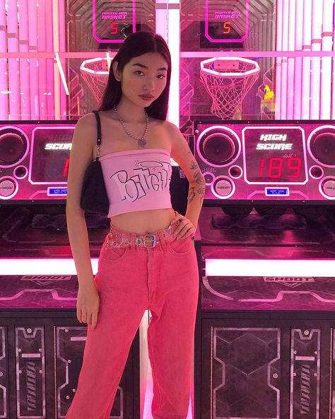 OANH on Instagram: “Are you wearing pink today? 💗💖💕🌸👛” Soft Girl Aesthetic Outfit Pink, Soft Girl Aesthetic Outfit, Y2k Aesthetic Outfits, Pink Fits, 2000s Fashion Outfits, Pink Outfits, 2000s Fashion, Looks Style, Y2k Fashion