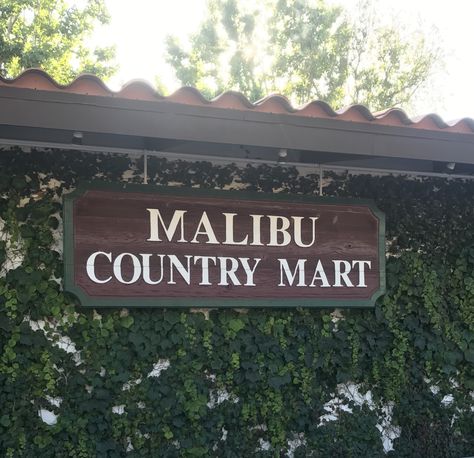 📍Malibu Country Mart || 📸: @jjouie via instagram Pool Tanning, Golden Summer, Golden Coast, Vision Board, Pool, Instagram