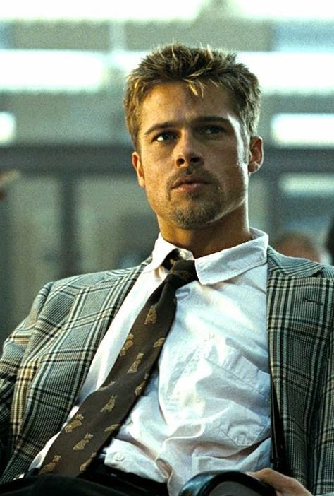 Brad Pitt Short Hair, Brad Pitty, Se7en 1995, Brad Pitt Hair, Brad And Angelina, Tyler Durden, Male Actors, Chris Pine, Daniel Radcliffe