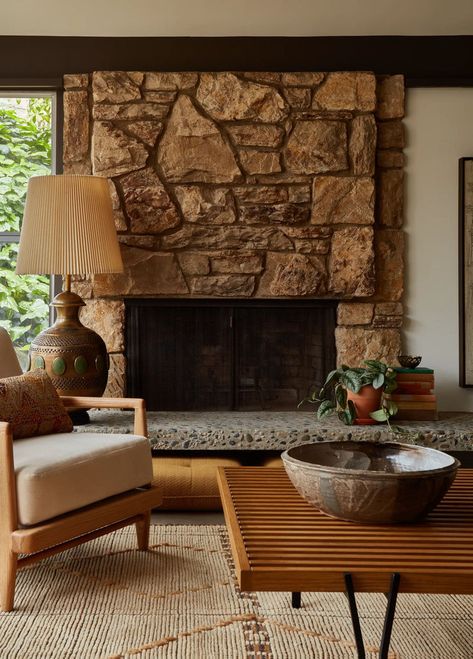 Modern Stone Fireplace, Lounge Design, Modern Fireplace, Wood Detail, Fireplace Wall, Fireplace Mantle, Fireplace Design, Mid Century Modern House, Stone Fireplace