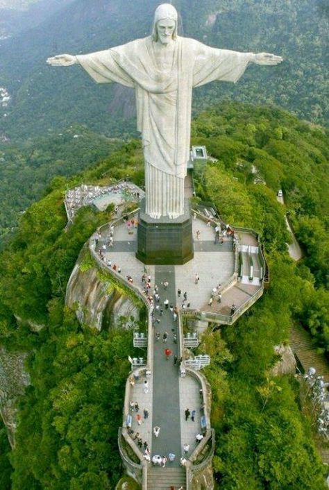 Visitar Brasil más adelante en mi vida ya sea de visita o para trabajar! Peisaj Urban, Christ The Redeemer, Leh, Future Travel, Dream Destinations, Places Around The World, Aerial View, Wonderful Places, Travel Around The World