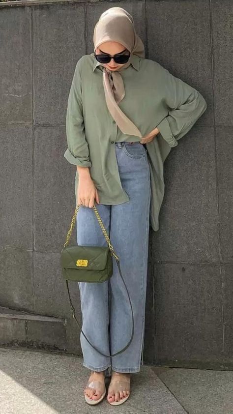 Sage Green Hijab, Outfit Kemeja, Green Hijab, Haircut Selfie, Photo Hijab, Ootd Hijab Style, Fesyen Islam, Estilo Hijab, Mode Hijabi