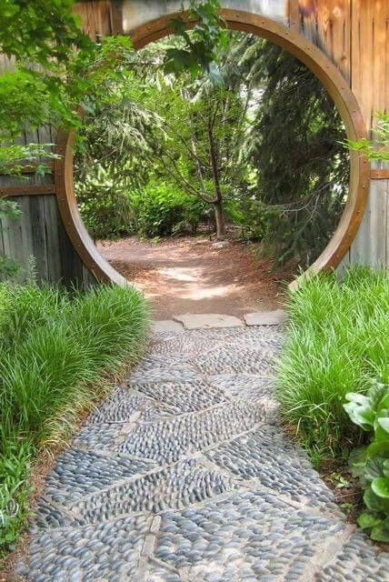 Japanese Garden Decor, Small Japanese Garden, Japanese Garden Landscape, Moon Gate, Zen Garden Design, Japanese Garden Design, Stone Path, Moon Garden, Garden Architecture