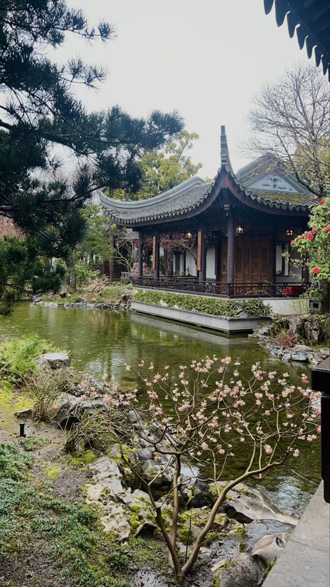 #traditional #chinese #garden #aesthetic #asian #china #asia Old China Aesthetic, Chinese Old Money, Traditional Chinese Aesthetic, Aesthetic Asian, Chinese Aesthetic, Garden Aesthetic, Chinese Garden, Autumn Aesthetic, Traditional Chinese