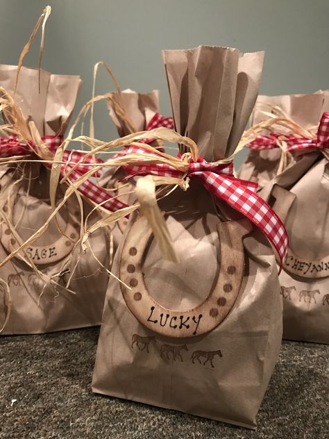 Cowboys Decoration Ideas, 18th Birthday Party Ideas Country, Horse Themed Party Decorations, Western Candy Bags, Cowboy Goodie Bags, Horses Party Decorations, Cowgirl Goodie Bag Ideas, Cowboy Theme Birthday Party Decorations, Horse Theme Party Favors