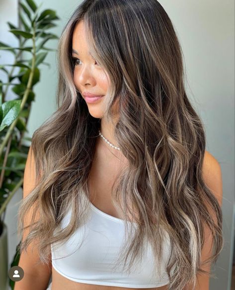 Asian Blonde Hair Balayage, Dimensional Blonde Balayage, Blonde Balayage On Dark Hair, Asian Hair Highlights, Balayage Asian Hair, Blonde Asian Hair, Balayage On Dark Hair, Balayage Blond, Black Hair Balayage