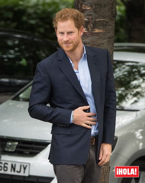 Prince Charles And Diana, Redhead Men, World Mental Health Day, Prince Harry And Megan, The London Eye, Prinz Harry, Principe Harry, British Royal Families, American Princess