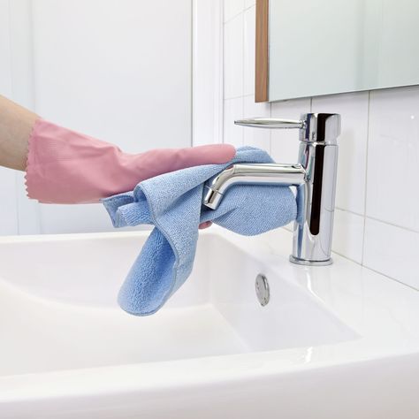 How and When To Use Microfiber Cleaning Cloths Clean Laptop Screen, Chrome Bathroom Fixtures, How To Clean Chrome, Bathroom Cleaning Hacks, Chrome Fixtures, Hard Water Stains, Cleaning Cloths, Chrome Faucet, Chrome Bathroom