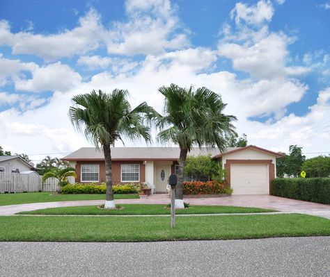 Driveway Dimensions, Half Circle Driveway, Circle Driveway, Curb Appeal Landscape, Diy Exterior, Parking Area, Driveway Landscaping, Circular Driveway, Concrete Driveways