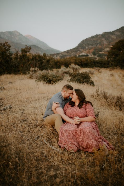 Plus Size Engagement Photos Poses Curvy Bride, Curvy Engagement Photos, Plus Size Couple Poses, Plus Size Couple Photoshoot, Plus Size Engagement Photos, Plus Size Couples, No Emotion, People On Social Media, Engagement Photo Outfits Fall