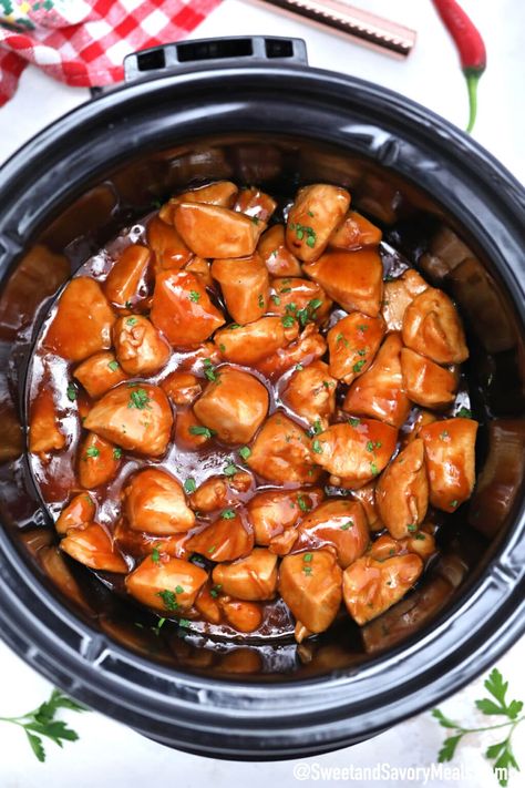 Slow Cooker Bourbon Chicken, Chicken In The Slow Cooker, Bourbon Chicken Crockpot, Healthy Stew, Bourbon Chicken Recipe, Bourbon Chicken, Chicken Chunks, Savory Meals, Recipes Slow Cooker