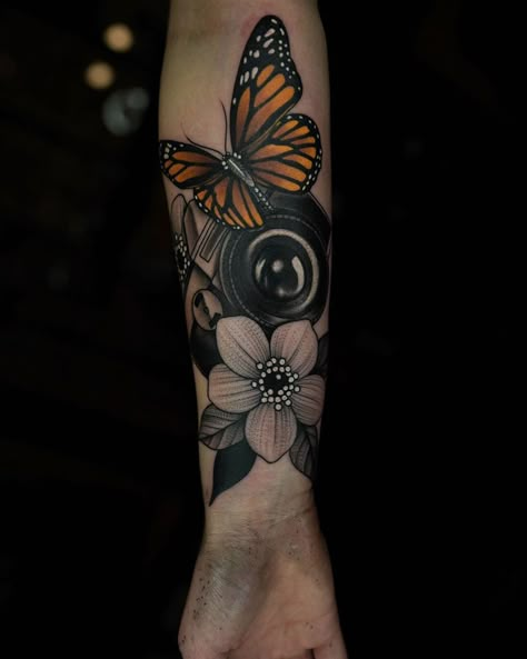 Butterfly and Camera Tattoo | Tattoo Ideas and Inspiration | Kyle Stacher Realistic Camera Tattoo, Camera Floral Tattoo, Camera Flower Tattoo, Camera Lens Tattoo, Photography Tattoo Ideas, Photographer Tattoo Ideas, Photographer Tattoos, Polaroid Tattoo Ideas, Elemental Tattoo