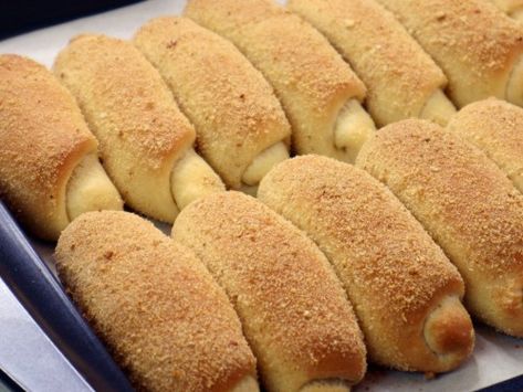 Spanish Bread – Celesty Bagos Spanish Bread Filipino, Spanish Bread Recipe, Filipino Bread, Spanish Bread, Filipino Snacks, Plain Bread, Bread Soft, Yeast Rolls, Pizza Bites