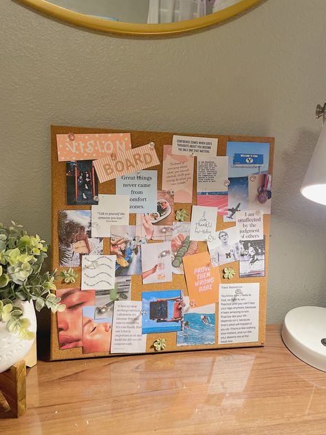 Desk Bulletin Board Ideas Office Decor, Vision Board On Bulletin Board, Vision Board Cork Board Ideas, Vision Board In Room Ideas, Productive Room Decor, Photo Wall Bulletin Board, What To Put On A Bulletin Board Bedroom, Vision Board On Cork Board, Cool Vision Boards