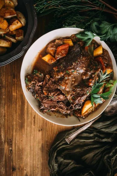 Classic Dutch Oven Pot Roast Recipe with Veggies - Girl Carnivore Roast Dutch Oven Recipes, Carnivore Chuck Roast, Chuck Roast Dutch Oven, Juicy Pot Roast, Dutch Oven Pot Roast, Oven Pot Roast, Leftover Pot Roast, Red Wine Gravy, Classic Pot Roast