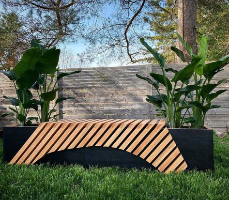 Black Outdoor Bench, Bench Design Ideas, Garden Bench Ideas, Arbor Bench, Carved Bench, Garden Bench Diy, Planter Bench, Outdoor Garden Bench, Bench Design