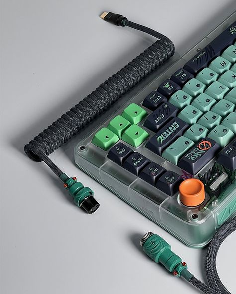 Custom Keyboard Ideas, Cyberpunk Keyboard, Aesthetic Pc Build, Pc Build Aesthetic, Pc Gamer Aesthetic, Mechanical Keyboard Aesthetic, Japanese Product Design, Key Caps Keyboard, Custom Pc Build