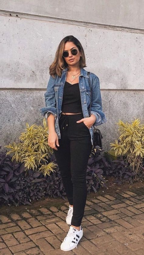 SAV=FL and visit my sosmed in bio #outfit #fashion #outfit2022 #ootd Looks Adidas, Casual College Outfits, Casual Day Outfits, Elegante Casual, Outfit Trends, Trik Fotografi, Causual Outfits, Outfits Verano, Casual Chic Outfit