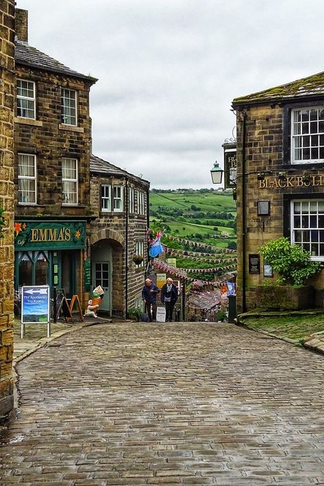 British Streets Aesthetic, Scottish Town Aesthetic, Yorkshire England Aesthetic, Irish Village Aesthetic, Irish Town Aesthetic, British Country Aesthetic, Irish Summer Aesthetic, Galway Ireland Aesthetic, Yorkshire Aesthetic