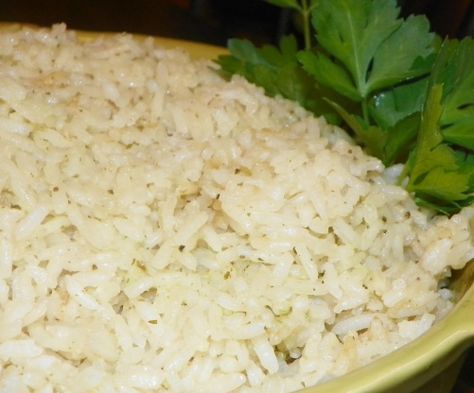 Rice With Garlic And Onion, Rice With Onions And Garlic, Rice With Onions, Onion Rice Recipe, Weekend Recipes, How To Boil Rice, Flavored Rice, Herb Recipes, Weekend Meals