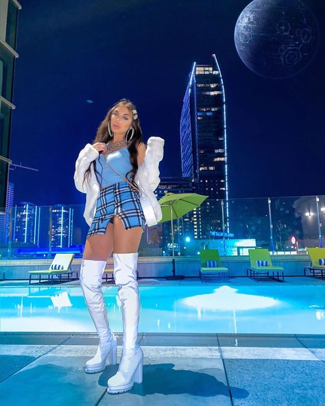 Akasha Rec on Instagram: “#ICEYSAVAGEQUEEN  finally getting around to posting pics from nye ❄️ thanks @karmacalifornia for havin me perform Outfit @dollskill” Cute Performance Outfits, Performer Outfits, Dollskill Outfits, Festival Outfit Ideas, Birthday Photoshoot Ideas, Ariana Grande Outfits, Performance Outfits, Photography Inspiration Portrait, Music Festival Outfits