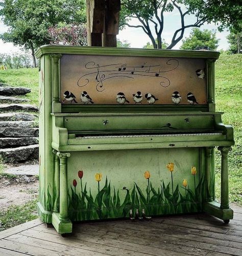 Hand Painted Piano, Painted Piano, Piano Restoration, Painted Pianos, Piano Decor, Thrift Store Diy, Piano Art, Room Wall Painting, Upright Piano