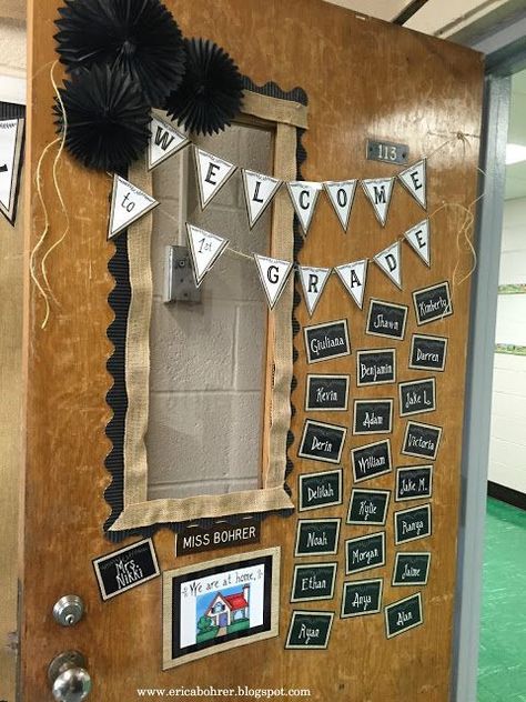 Farmhouse Style Classroom Decor | Erica's Ed-Ventures | Bloglovin’ Bulletin Board With Burlap Border, Burlap Classroom, White Classroom, Farmhouse Classroom, Classroom Decor High School, Classroom Makeover, Class Decor, Classroom Decor Themes, New Classroom