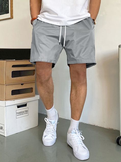 Men’s Sweat Shorts Outfits, Men Grey Shorts Outfit, Men Casual Shorts Outfit, Mens Short Shorts Outfits, Summer Fits Men Shorts, Mens Clothing Styles Shorts, Outfits Con Short Gris, Mens Outfits With Shorts, Fashion Outfits Men Summer