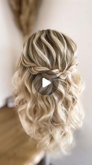 Hairstyles Using Curling Iron, Half Back Updo, Soft Braids Hairstyles Half Up, Madrina Hairstyles Down, Extension Half Up Half Down, Half Up Half Down Hair How To Tutorials, Half Up Half Down Hairstyles Video Tutorial, Half Up Half Down Medium Hairstyles, Hair Braids Half Up Half Down