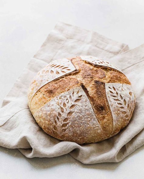 Sourdough Batard Scoring, Sourdough Art, Scoring Patterns, Scoring Bread, Bread Scoring Patterns, Sourdough Scoring, Easy Sourdough Bread Recipe, City Cafe, Bread Scoring