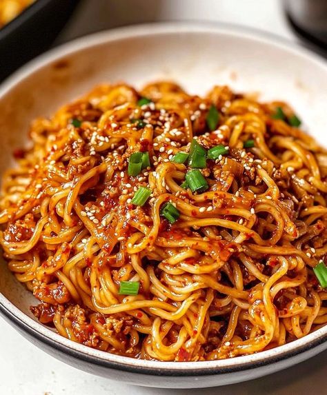 Mildly Spicy Recipes, Korean Gochujang Noodles, Korean Somen Noodles Recipes, Gochujang Recipe Pasta, Easy Gochujang Noodles, Spicy Gochujang Noodles, Korean Bbq Noodles, Gochujang Peanut Noodles, Creamy Gochujang Noodles