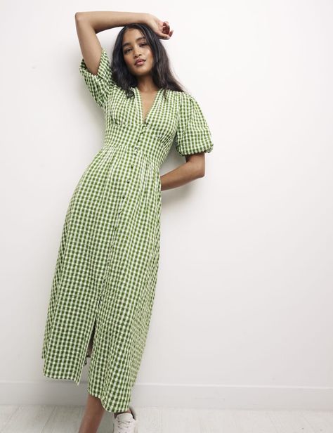 Green Gingham Starlight Midi Dress | Nobody's Child Check Fabric Dress, Summer Gingham Dress, Green And Pink Fits, Green Gingham Outfit, Summer Maxi Dress Outfit Casual, Summer Georgette Midi Dress, Midi Dress Outfit Casual, Gingham Dress Outfit, Gingham Dresses