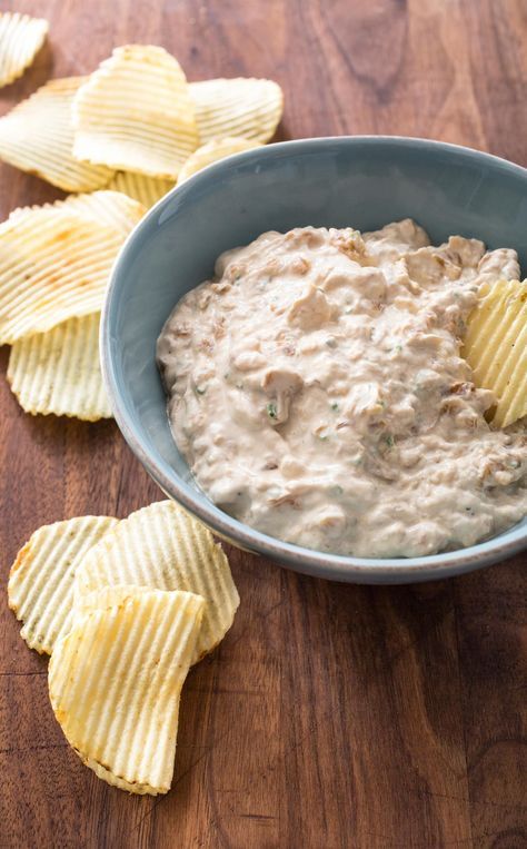 Caramelized Onion Dip. This quick and easy dip that maximizes the savory-sweet flavor of caramelized onions will be the star of the tailgate. Donut Toppings, Caramelized Onion Dip, Easy Dip, Cookie Toppings, French Onion Dip, Easy Dips, America's Test Kitchen Recipes, Roasted Cherry, Onion Dip