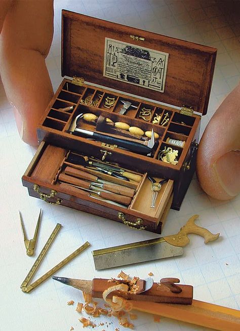 Mini Tool Chest - FineWoodworking Mini Choses, Tool Chest, Work Tools, Miniature Crafts, Mini Things, Tiny Treasures, Fine Woodworking, Miniature Furniture, Miniature Art