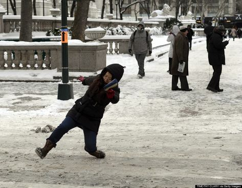 These Photos Of New Yorkers Slipping And Falling On Fifth Avenue Will Make You Want To Stay Inside | HuffPost People Falling Funny, Funny People Falling, Life Is Funny, People Falling, Fall Humor, Daily Funny, Bad Jokes, Jokes For Kids, Slip And Fall